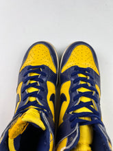 Load image into Gallery viewer, Vintage 1998 Nike Dunk High LE Michigan - Size 10.5
