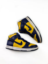 Load image into Gallery viewer, Vintage 1998 Nike Dunk High LE Michigan - Size 10.5
